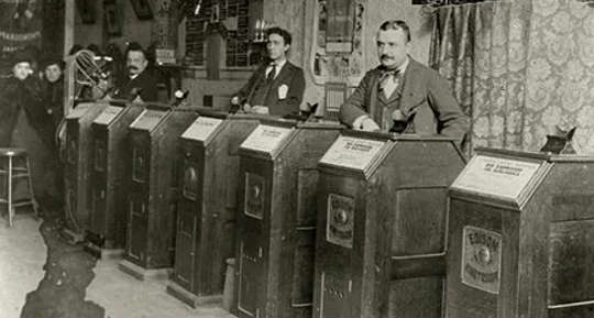 Publicity or news photograph of a San Francisco Kinetoscope Parlour, CA. 1894–95.