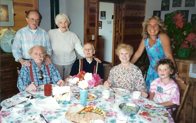 photo of Joyce and Barry Vissell's families