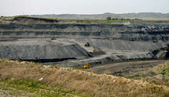 Strip mining, Powder River Basin, Wyoming. WildEarth Guardians/Flickr, CC BY-NC-ND