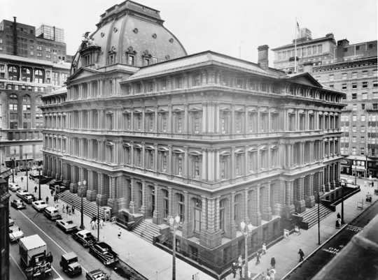 St. Louis’ old post office is on the National Register of Historic Places.  (how a dismantled post office destroys more than mail service)