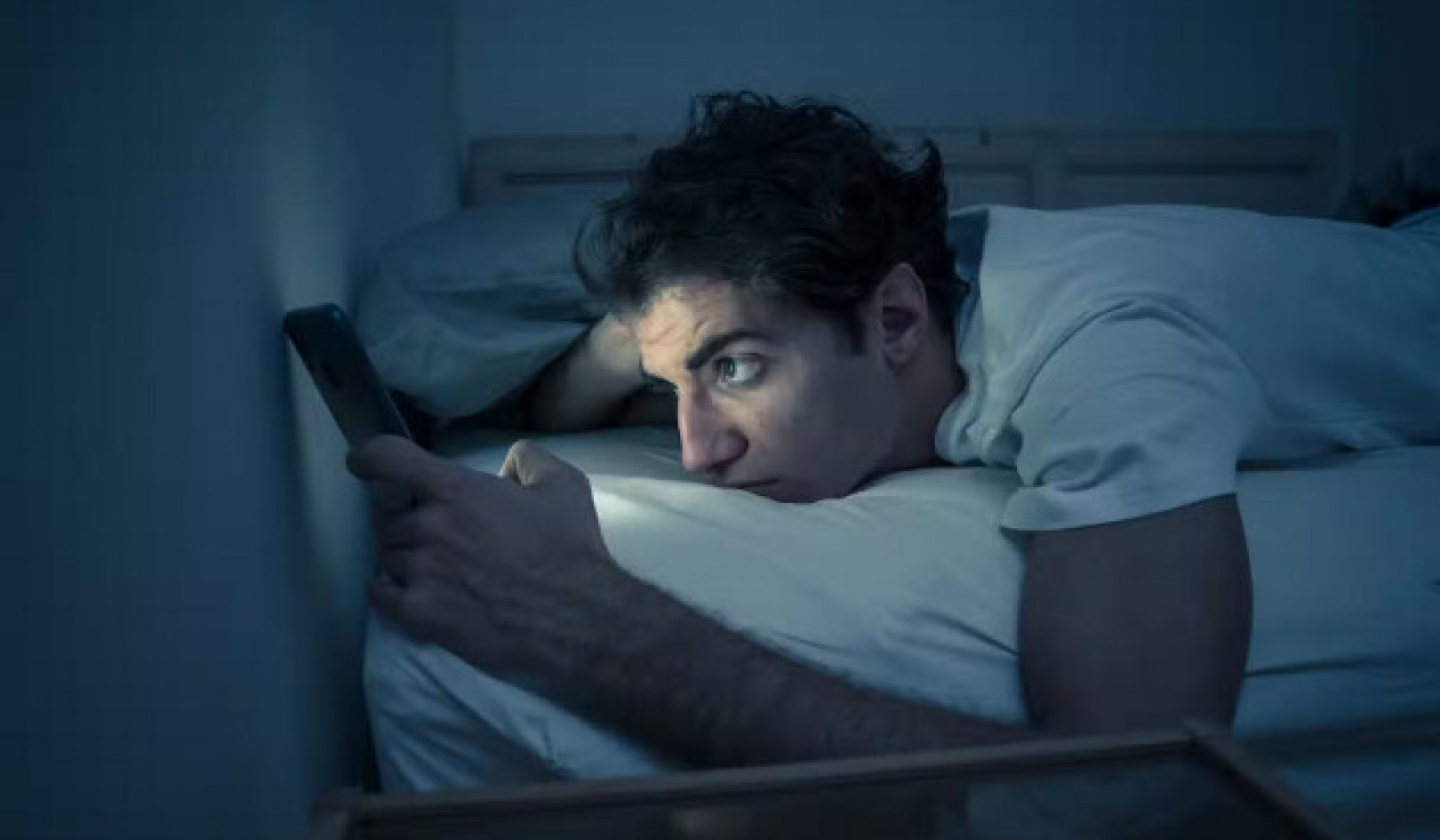 Answering Work Emails from Home at Night? New Law Says: No!